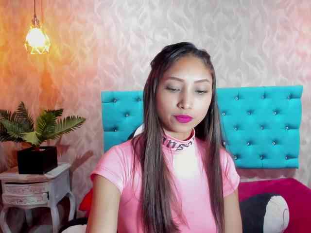 MadelineDollx webcam