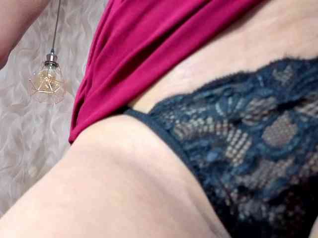 MadelineDollx webcam