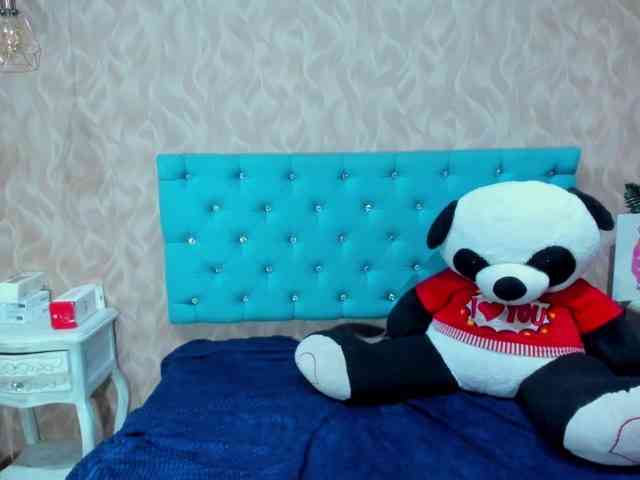 MadelineDollx webcam