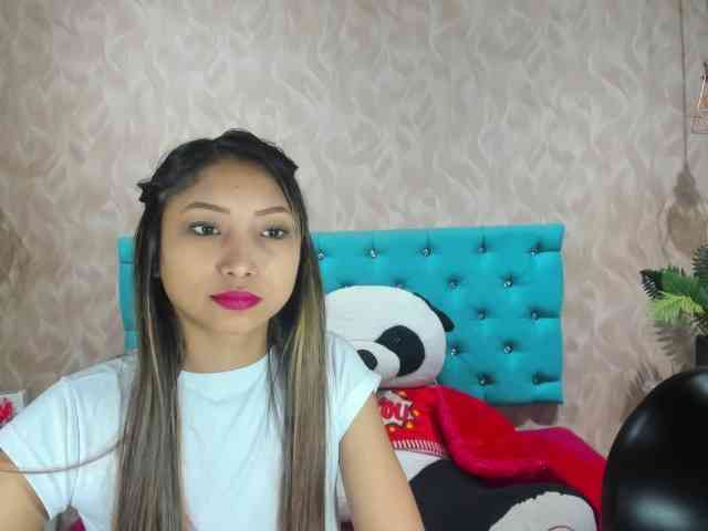 MadelineDollx webcam