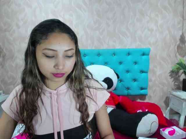 MadelineDollx webcam