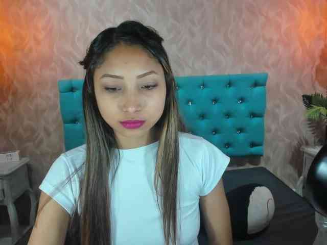 MadelineDollx webcam