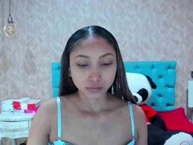MadelineDollx webcam