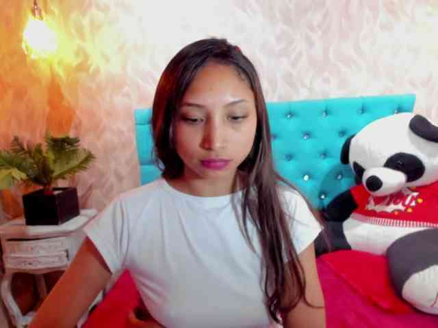 MadelineDollx webcam