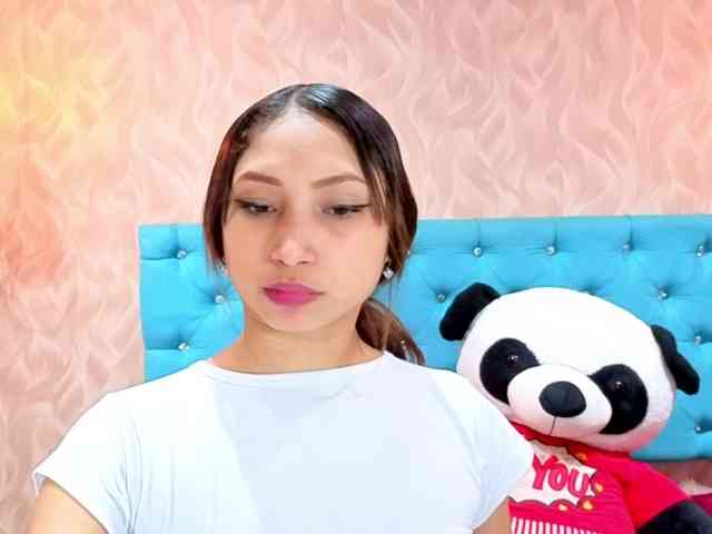 MadelineDollx webcam