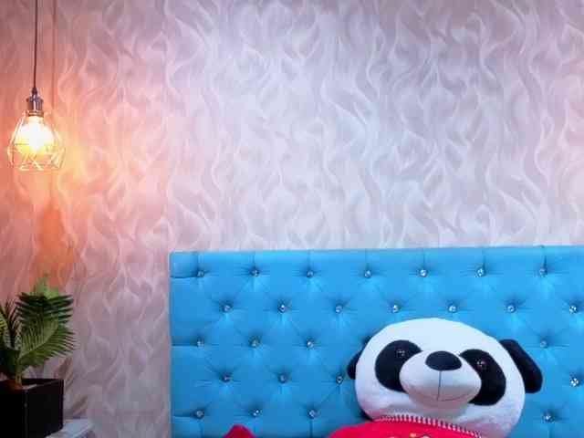 MadelineDollx webcam