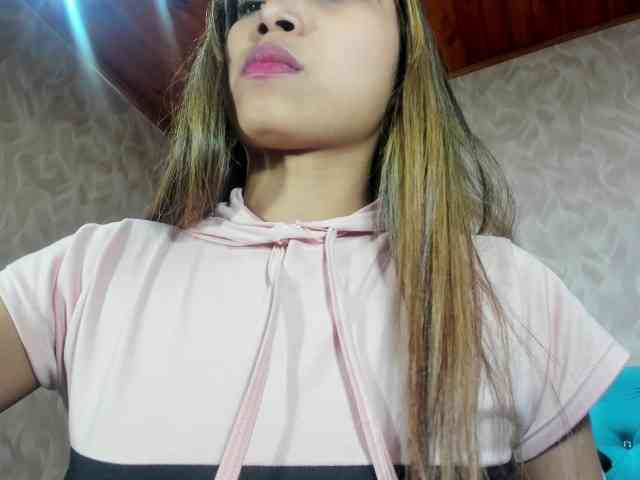 MadelineDollx webcam