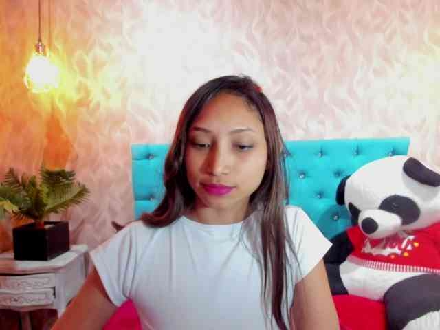 MadelineDollx webcam