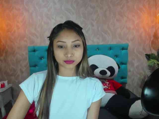 MadelineDollx webcam