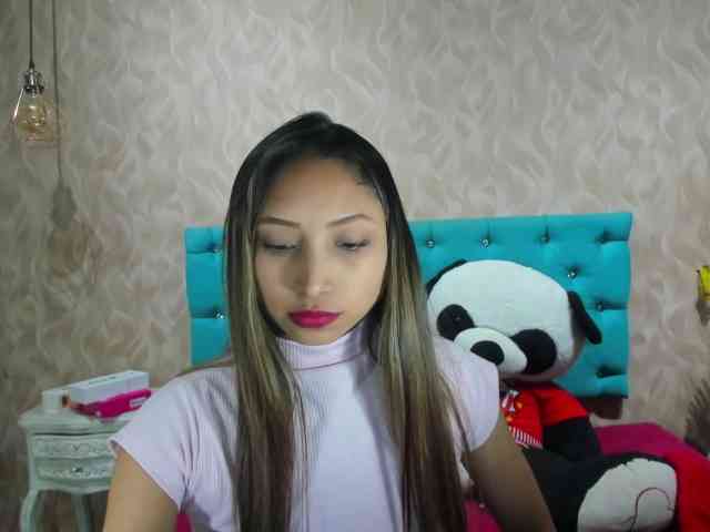 MadelineDollx webcam