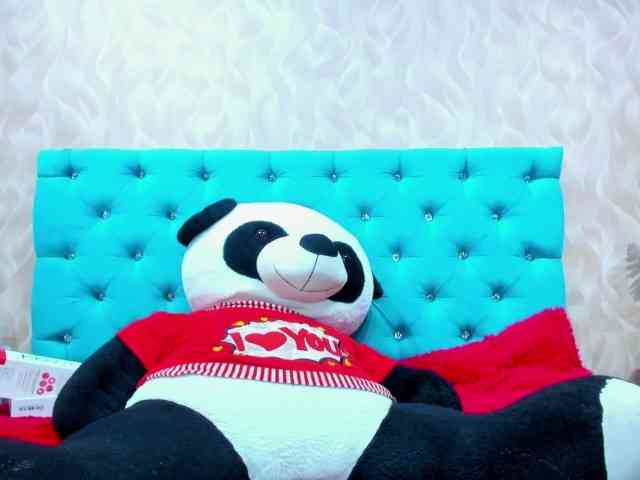 MadelineDollx webcam