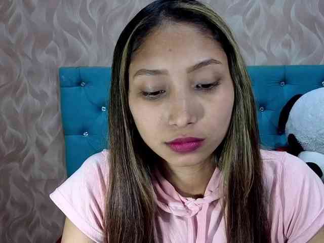 MadelineDollx webcam