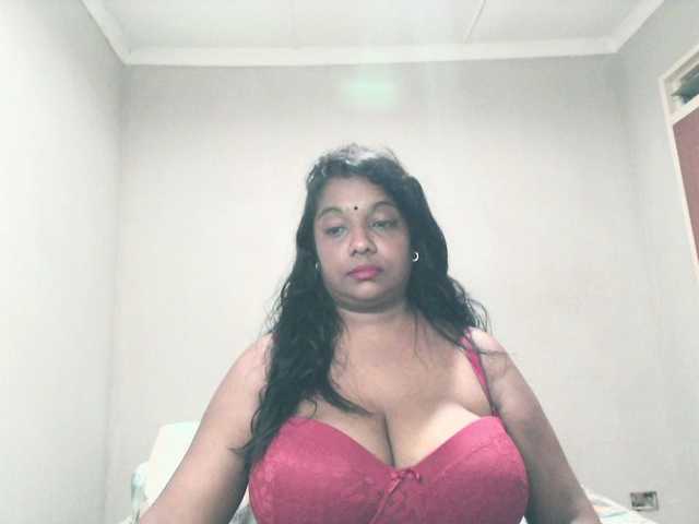 Indianmayaxoxo's BongaCams show and profile