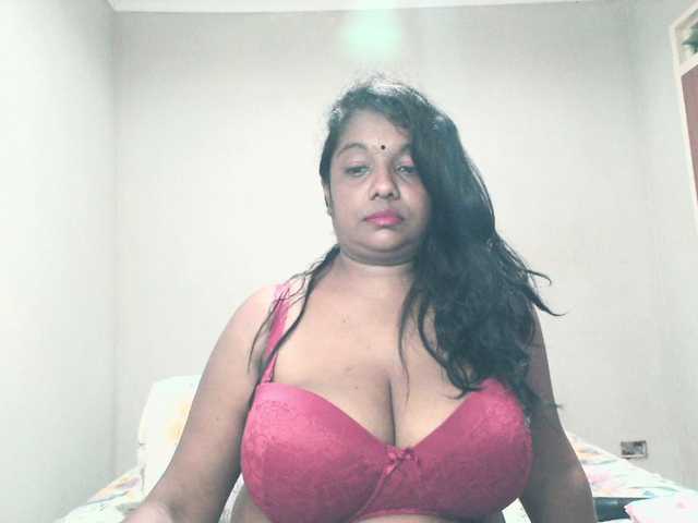 Indianmayaxoxo's BongaCams show and profile
