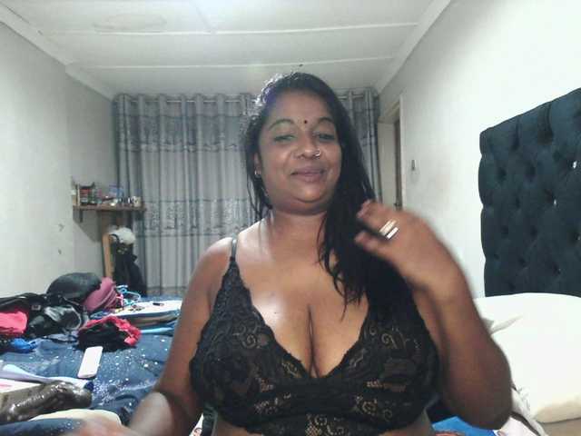 Indianmayaxoxo's BongaCams show and profile