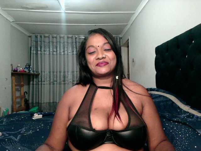 Indianmayaxoxo webcam bongacams model stream image
