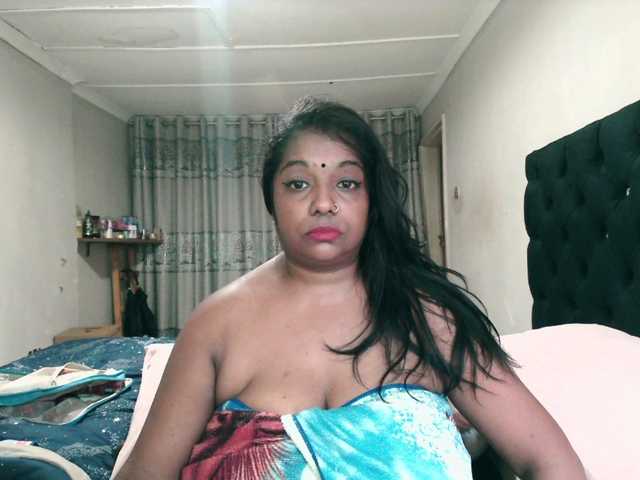 Indianmayaxoxo's BongaCams show and profile