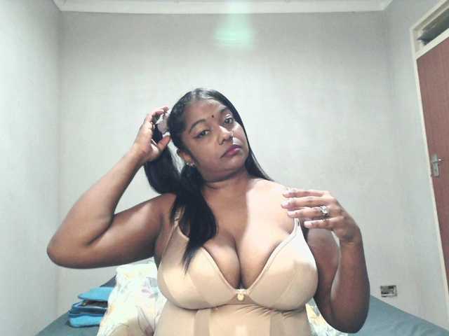 Indianmayaxoxo's BongaCams show and profile