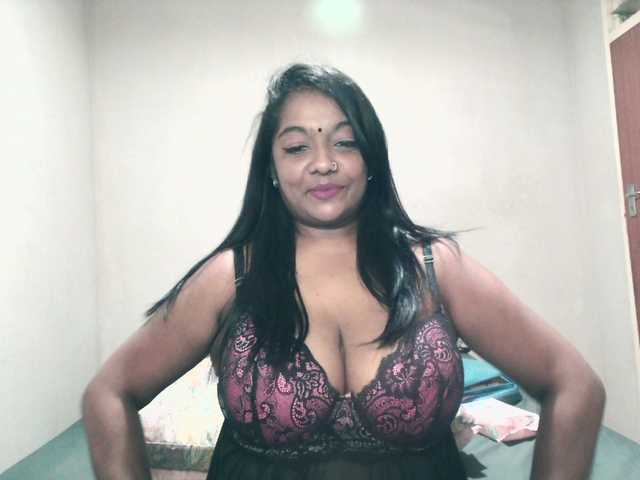 Indianmayaxoxo's BongaCams show and profile