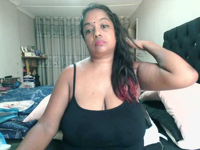 Indianmayaxoxo's BongaCams show and profile