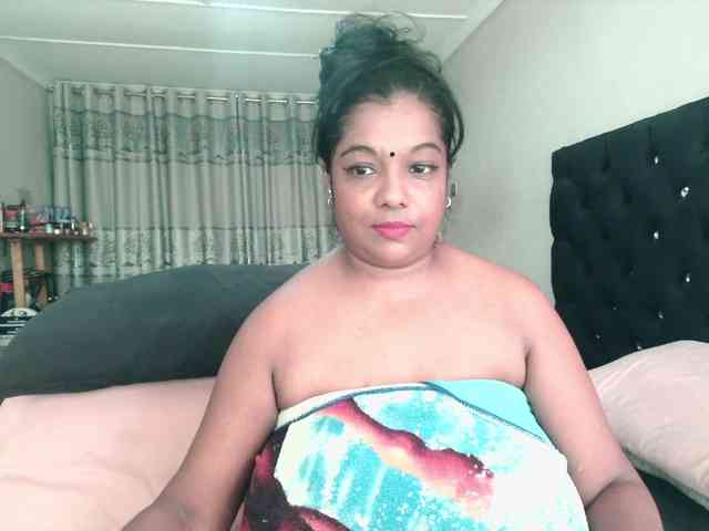 Indianmayaxoxo webcam