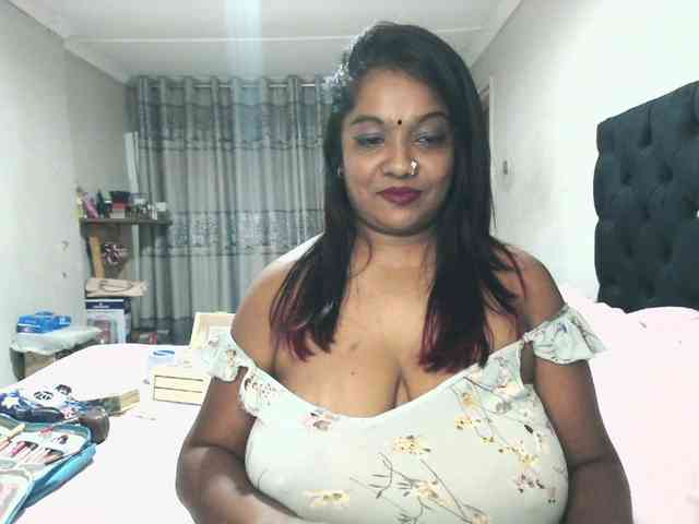 Indianmayaxoxo webcam