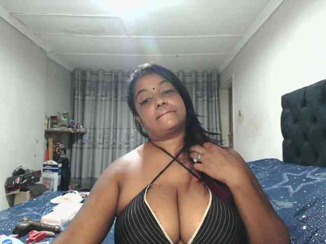 Indianmayaxoxo webcam