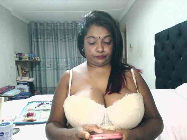 Indianmayaxoxo webcam