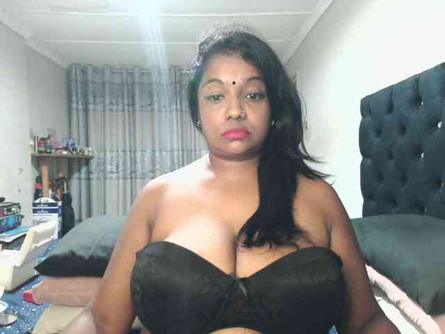Indianmayaxoxo webcam