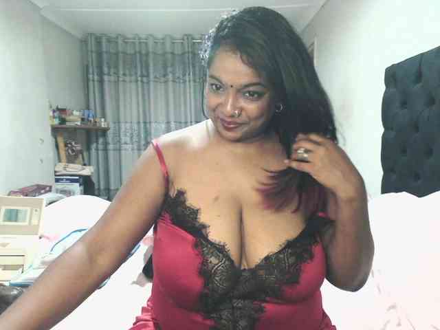Indianmayaxoxo webcam