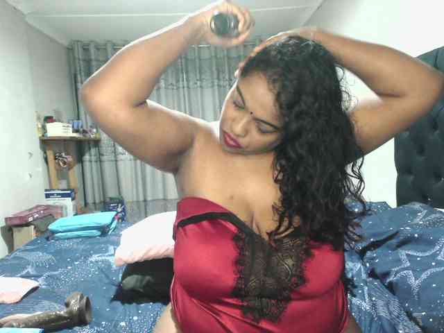 Indianmayaxoxo webcam