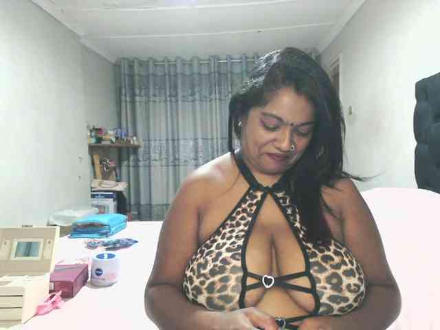 Indianmayaxoxo webcam