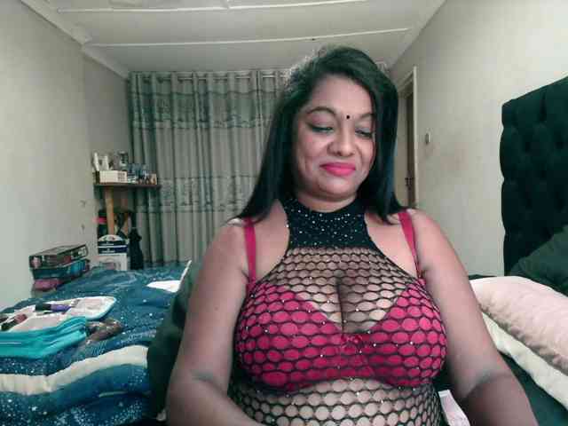 Indianmayaxoxo webcam
