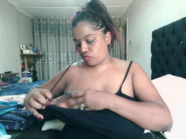 Indianmayaxoxo webcam