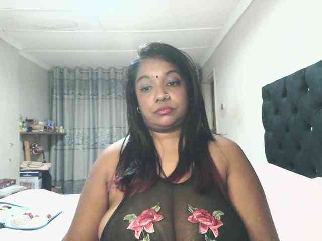 Indianmayaxoxo webcam