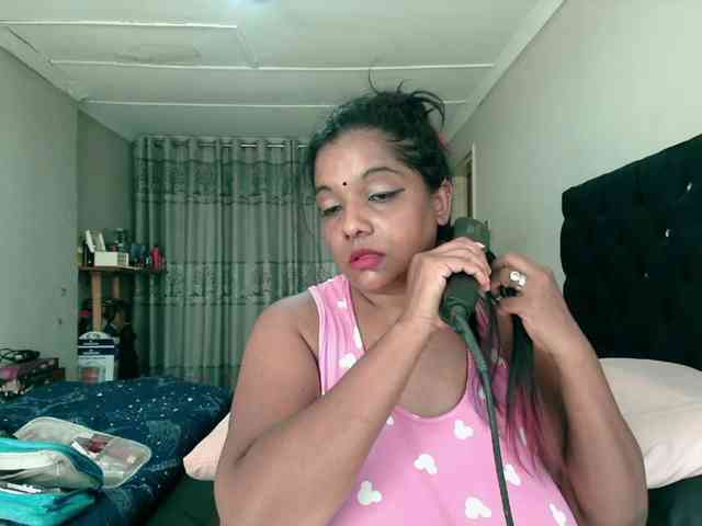 Indianmayaxoxo webcam