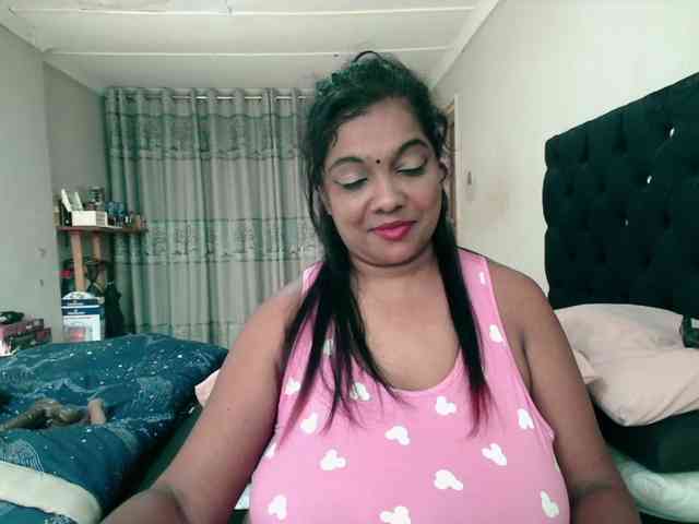 Indianmayaxoxo webcam