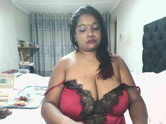 Indianmayaxoxo webcam