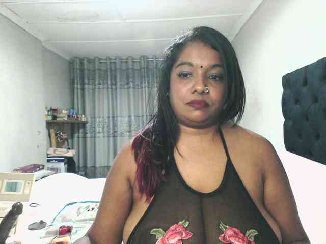 Indianmayaxoxo webcam
