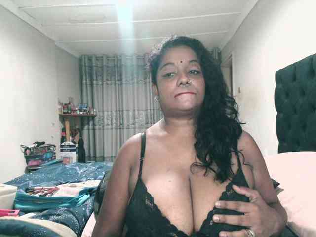 Indianmayaxoxo webcam