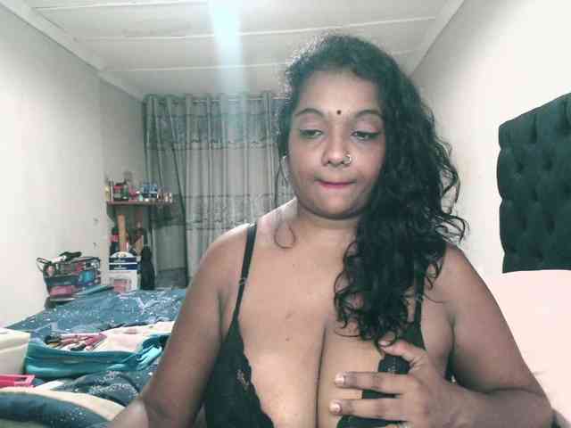 Indianmayaxoxo webcam