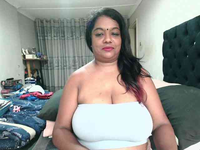 Indianmayaxoxo webcam