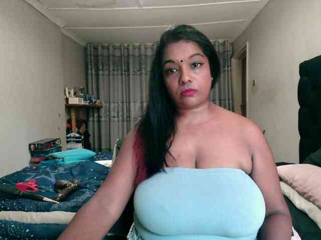 Indianmayaxoxo webcam