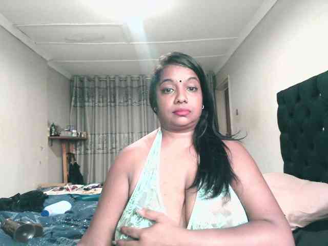 Indianmayaxoxo webcam