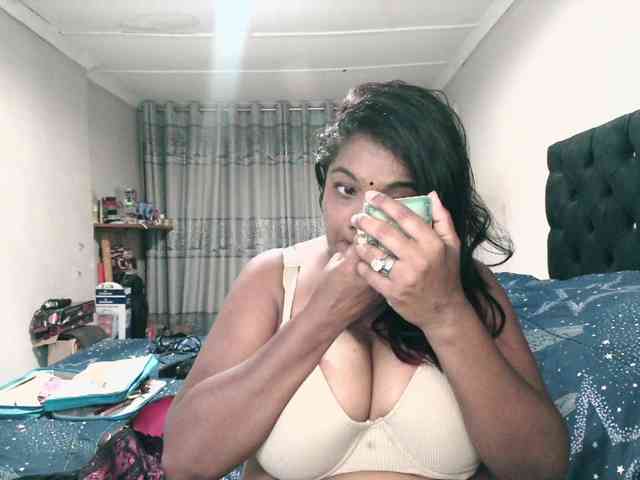 Indianmayaxoxo webcam