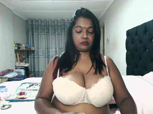 Indianmayaxoxo webcam