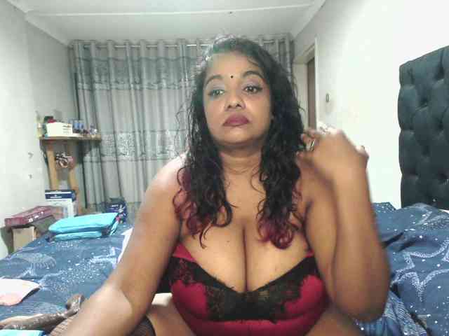 Indianmayaxoxo webcam