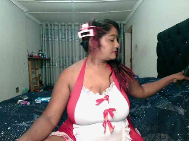 Indianmayaxoxo webcam