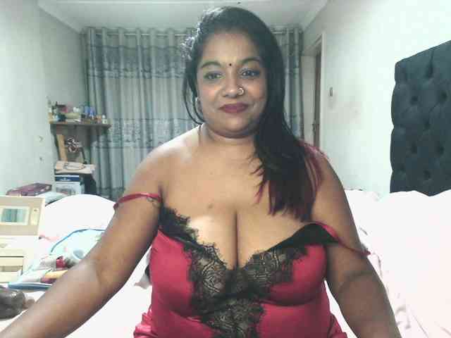 Indianmayaxoxo webcam