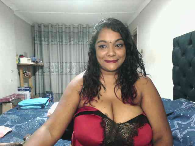 Indianmayaxoxo webcam
